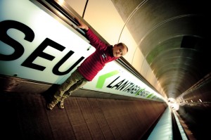 Fotoshoot met metrostations als decor